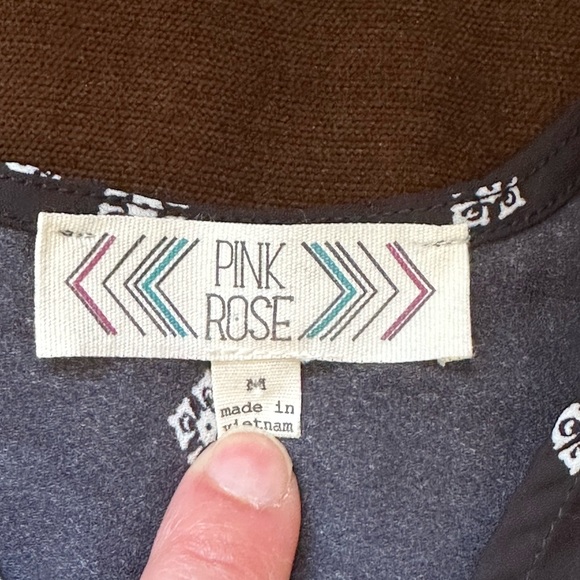 Pink Rose Black & White Cap Sleeves. Light Summer Blouse   SZ M - Picture 6 of 10